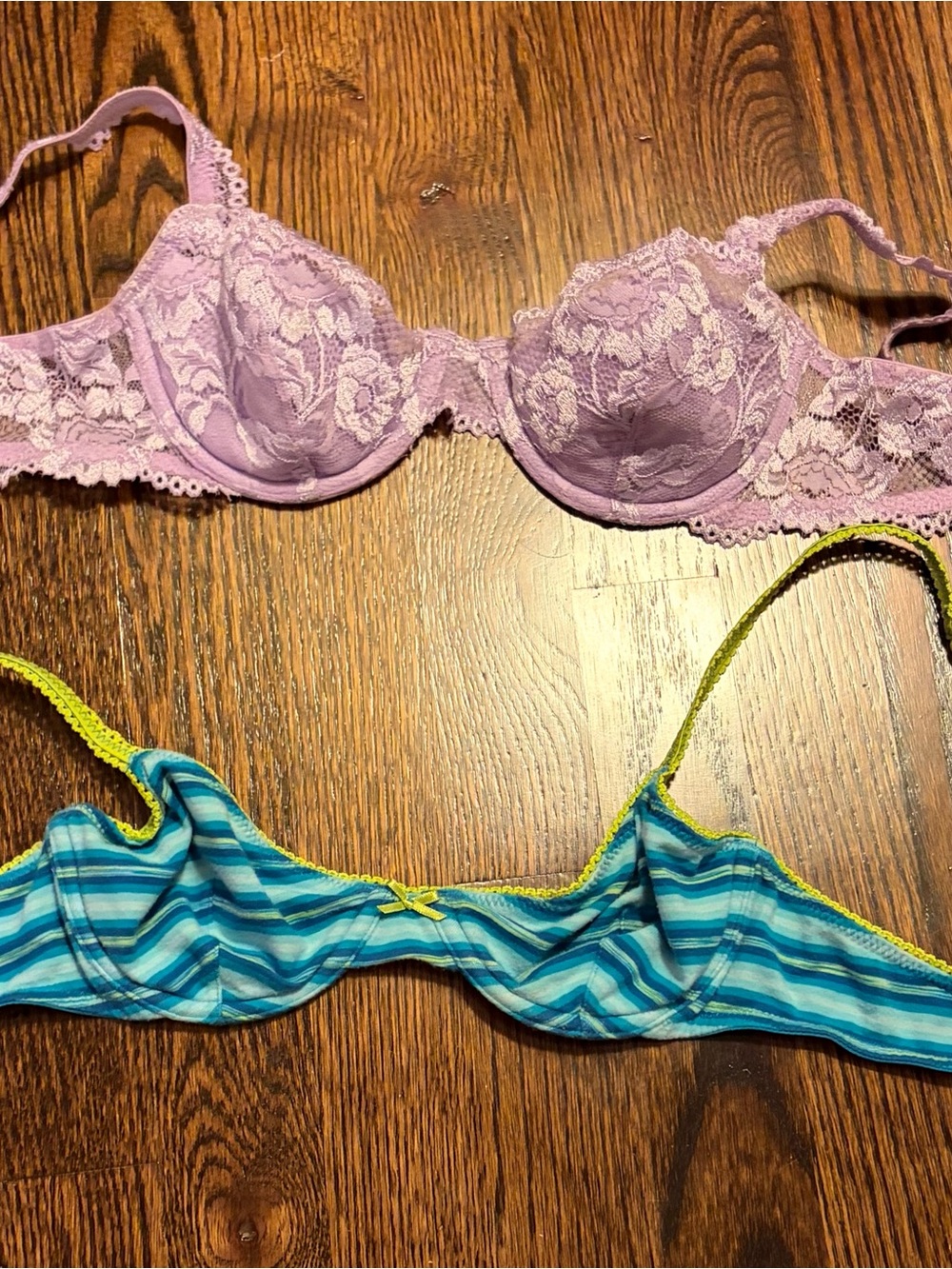 2 VINTAGE Y2K VICTORIAS SECRET 34A BRAS BUNDLE
